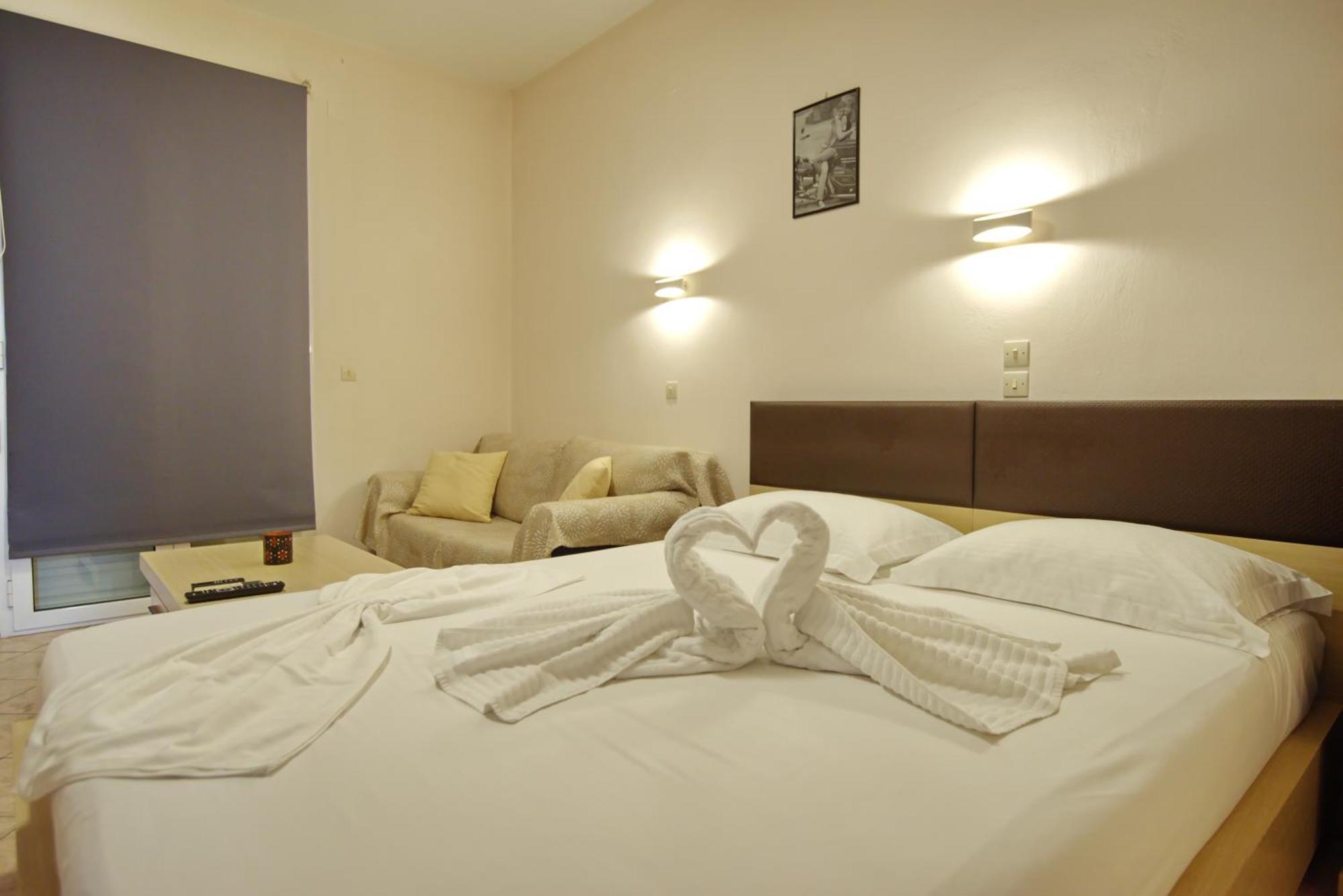 Studios Nelli Alonissos Патитири Екстериор снимка